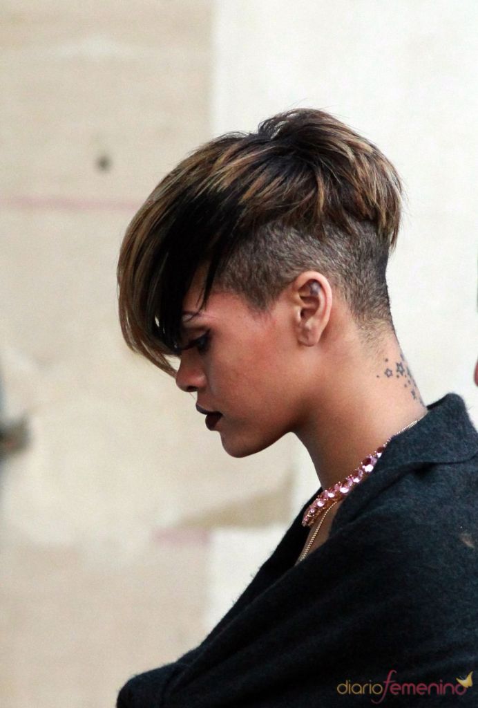 Rihanna cabello corto rapado